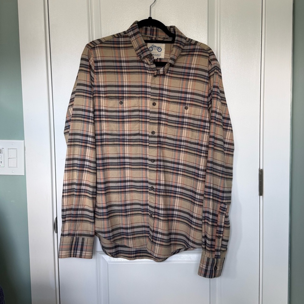 Mugsy Beige Flannel